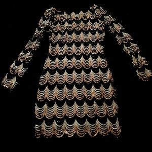 I’m am selling this dress it’s only been worn 2 for about 1 hour !